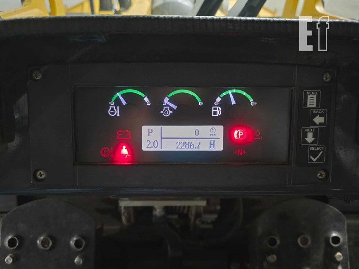 2016-deere-655k-image-15