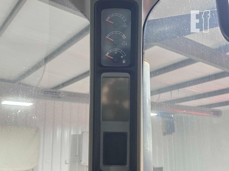 case-ih-magnum-245-image-16