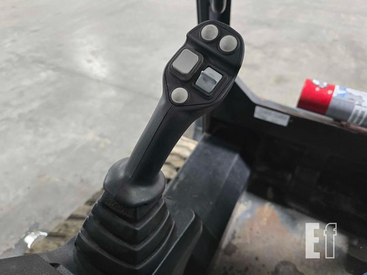 2020-jcb-3ts-8t-image-17