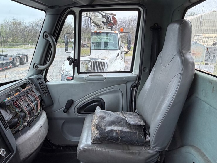 2004-international-durastar-4300-image-14