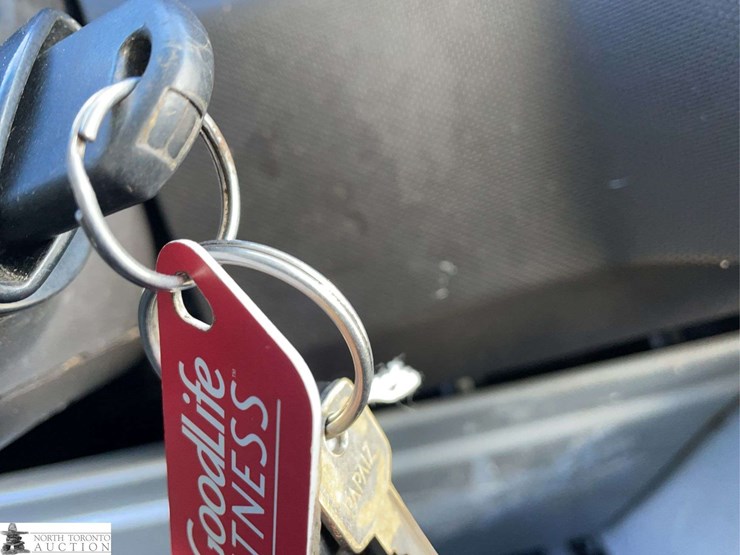 2011-ford-cargo-image-14