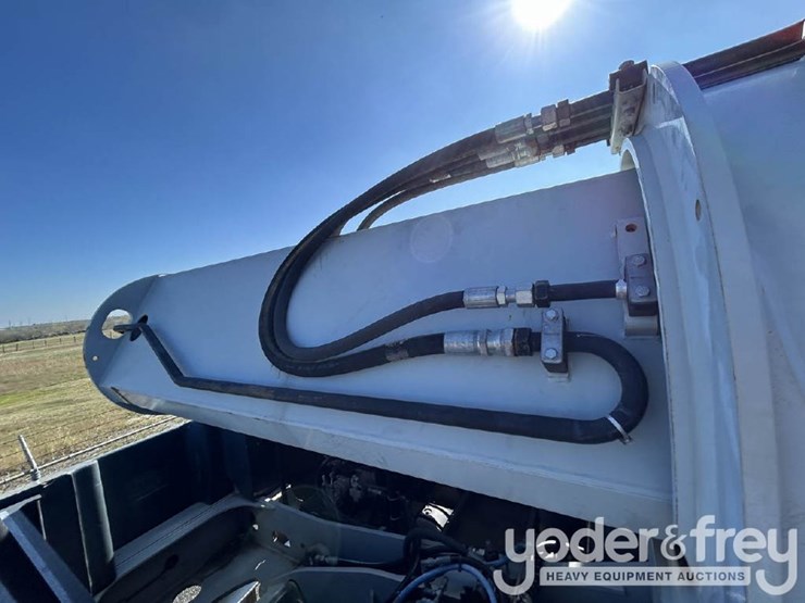 2011-gradall-xl4100-image-11