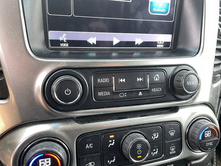 2015-chevrolet-suburban-image-74