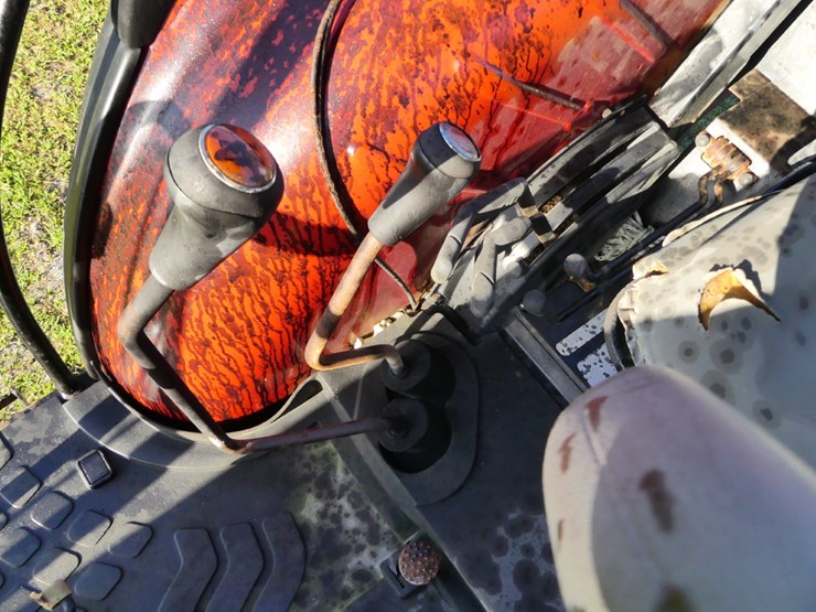 case-ih-farmall-80-image-11