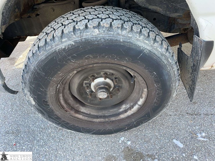 2011-ford-cargo-image-24