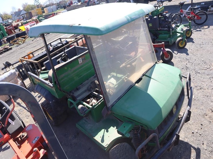 john-deere-gator-image-4
