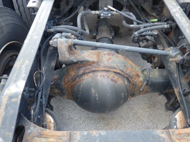 2016-international-8600-image-8