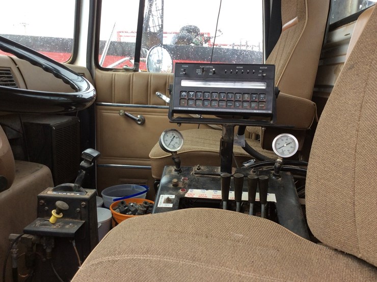 1990-ford-l8000-image-7