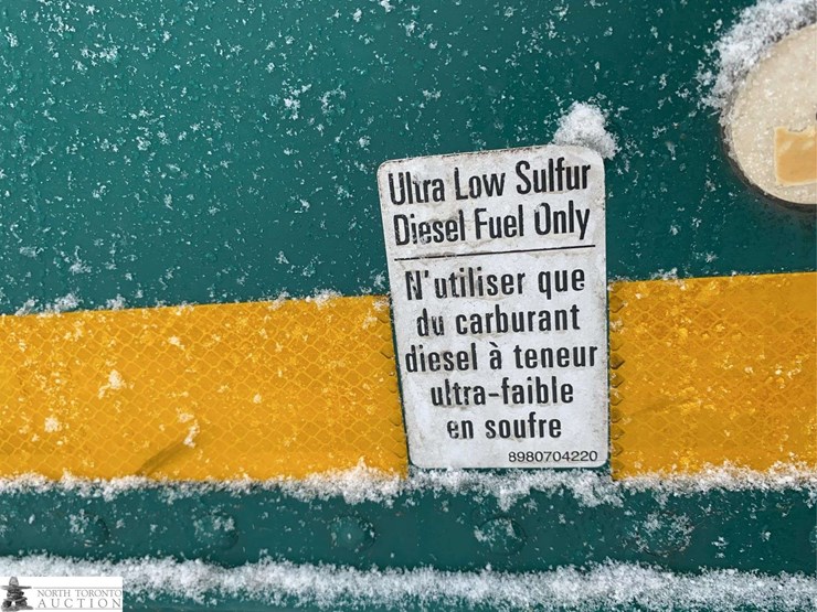 2010-isuzu-nqr-image-24