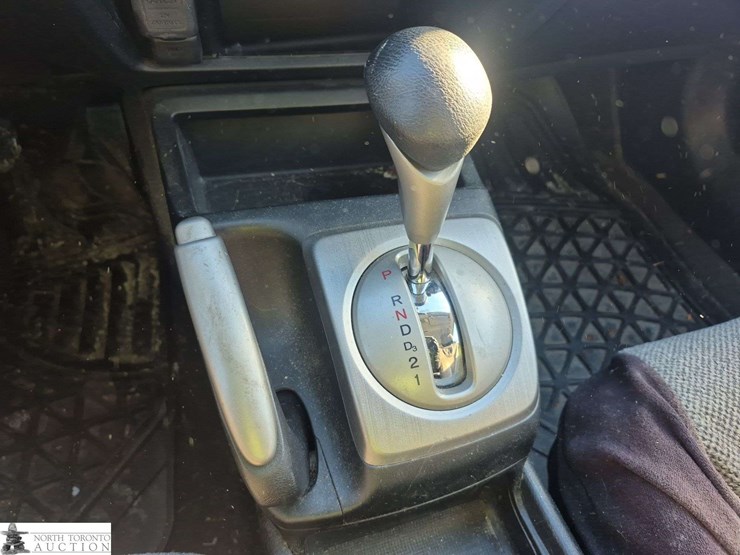 2009-honda-civic-sport-4dr-sedan-5a-image-17