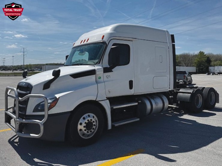 2020-freightliner-cascadia-126-image-1