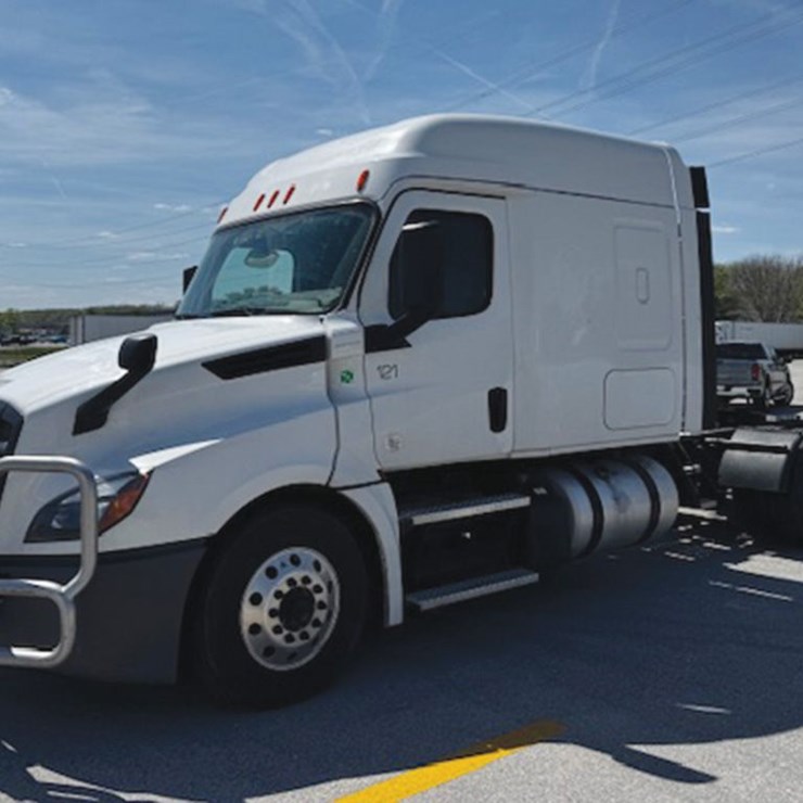 2020 FREIGHTLINER CASCADIA 126
