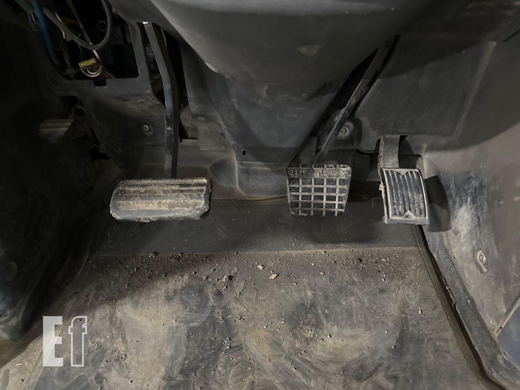 2010-mack-pinnacle-cxu613-image-16