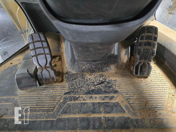 2014-caterpillar-924k-image-16