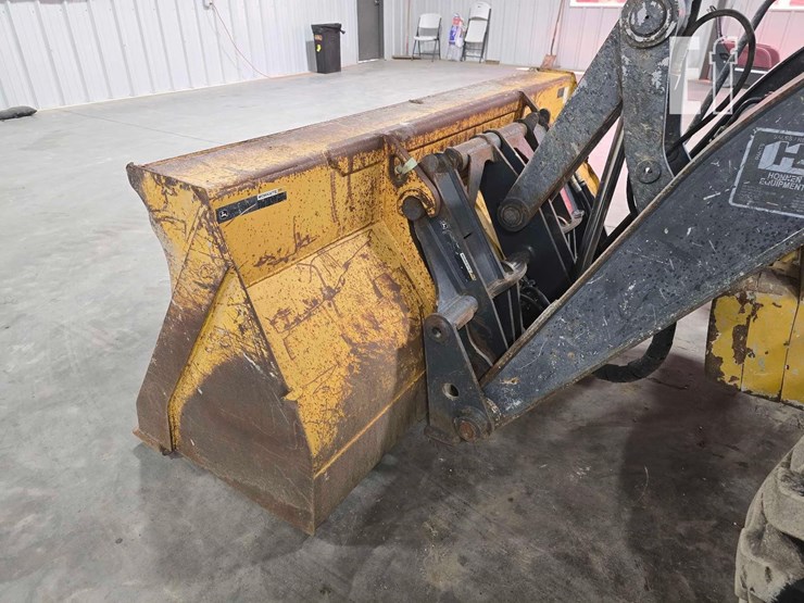 2011-deere-310sj-image-12