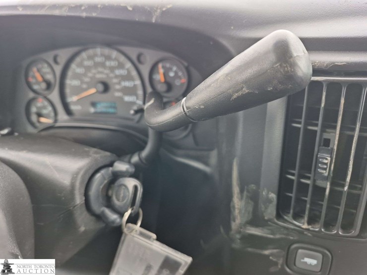 2005-gmc-1500-image-17