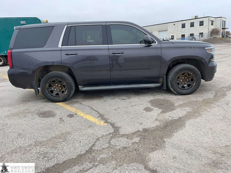 2015-chevrolet-tahoe-image-4