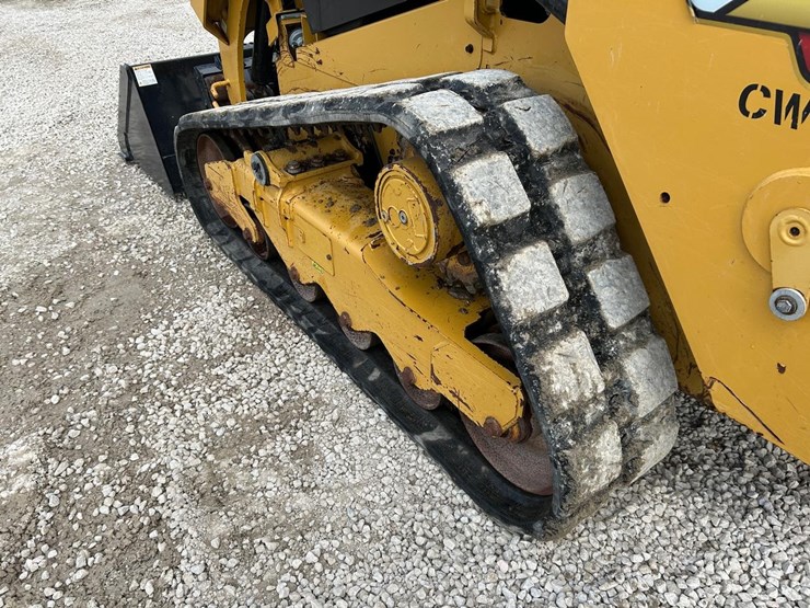 2022-caterpillar-259d3-image-18