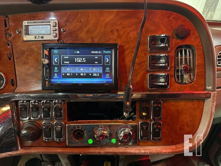 2008-peterbilt-386-image-21