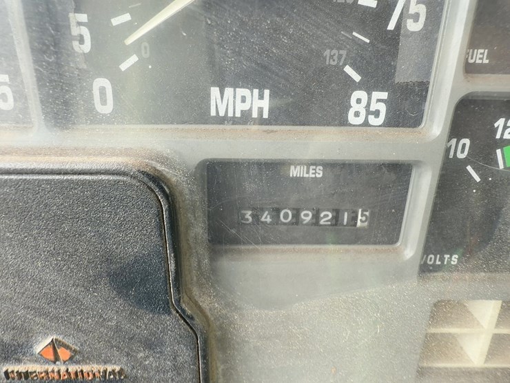 1994-international-8200-image-32