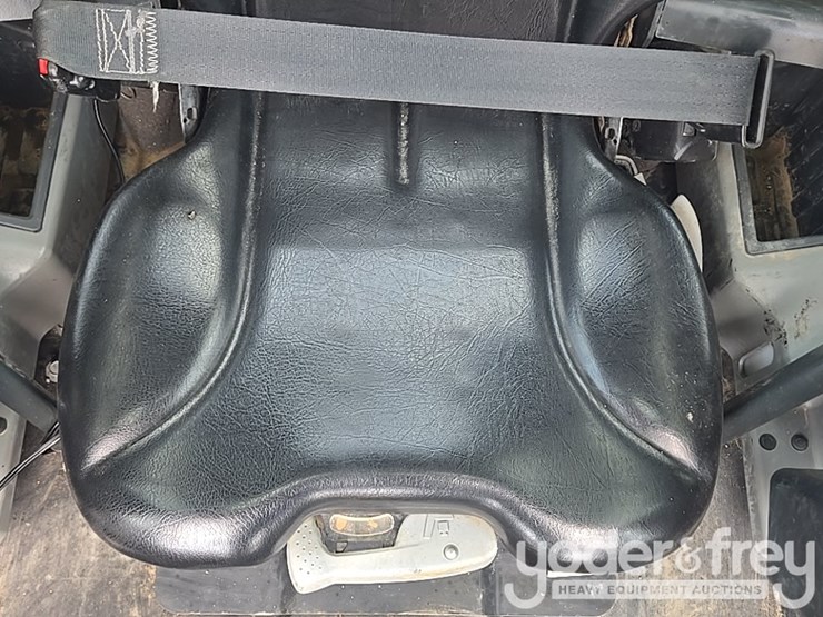 2021-bobcat-t740-image-82