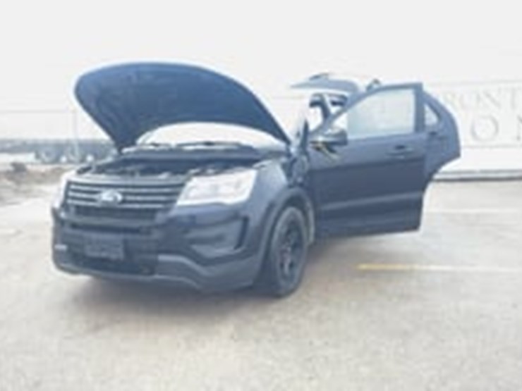 2017-ford-explorer-image-9