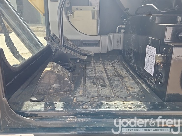 2018-caterpillar-305.5-image-85