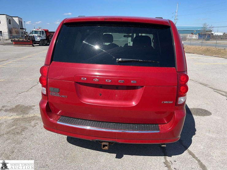 2012-dodge-grand-caravan-crew-image-6