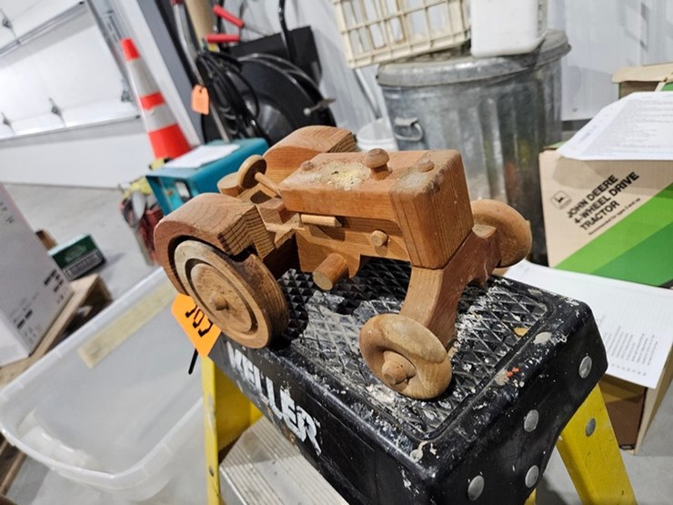 #989-•-wooden-tractor-image-6