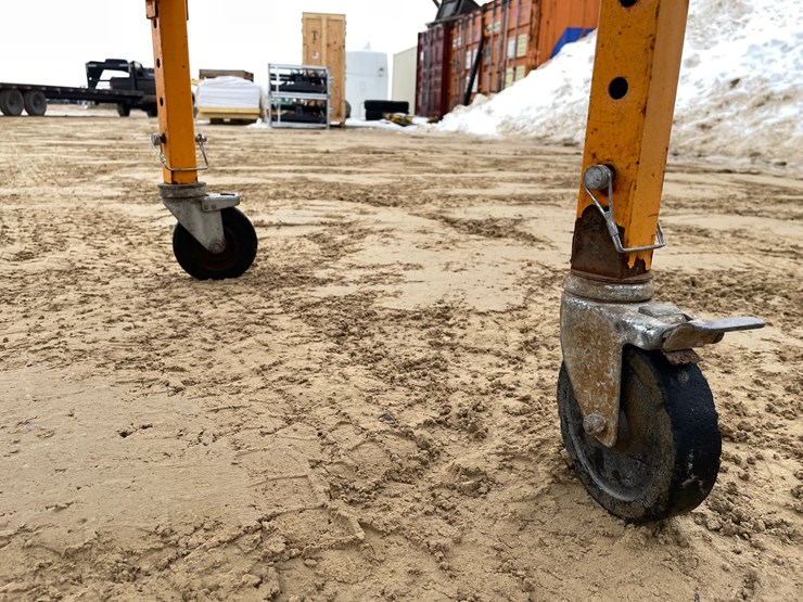 #3948-•-(2)-rolling-bil-jax-scaffolding-image-14