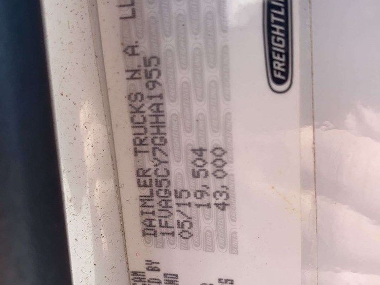 2016-freightliner-108sd-image-44