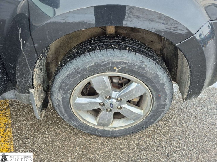 2011-ford-escape-xlt-image-35