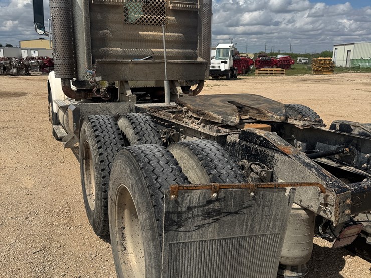 2007-international-9900i-image-2