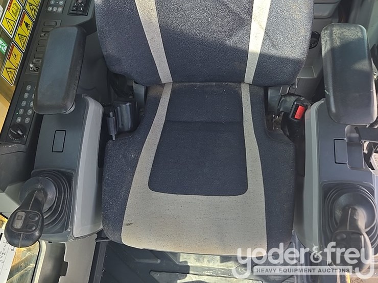 2017-caterpillar-336fl-image-98