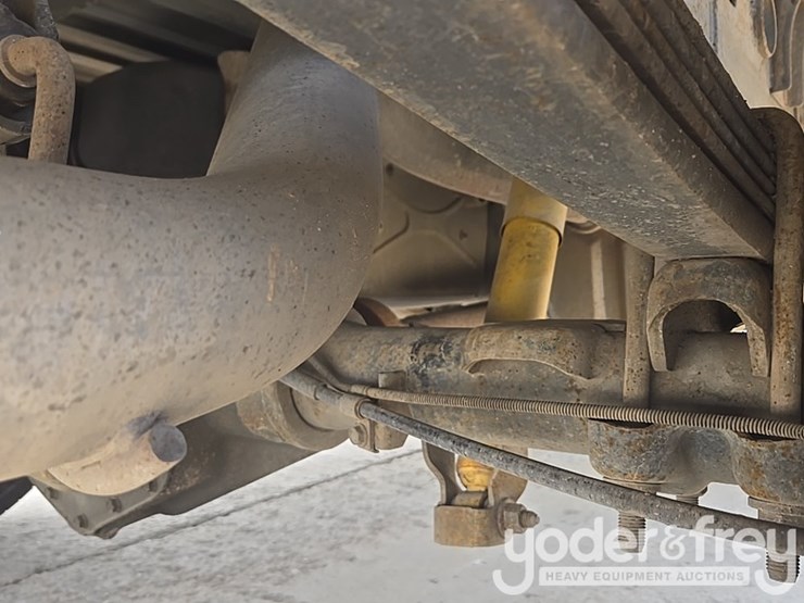 2002-chevrolet-silverado-2500hd-image-35