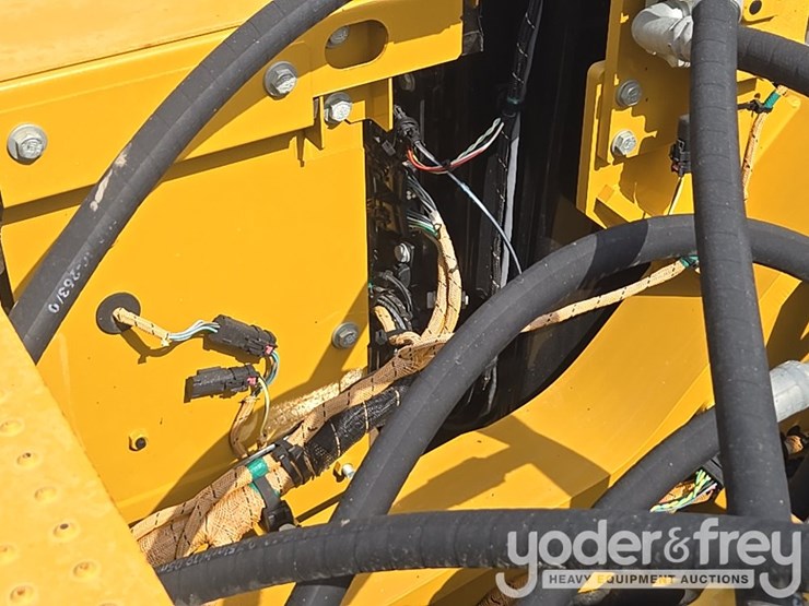 2019-caterpillar-336-image-130