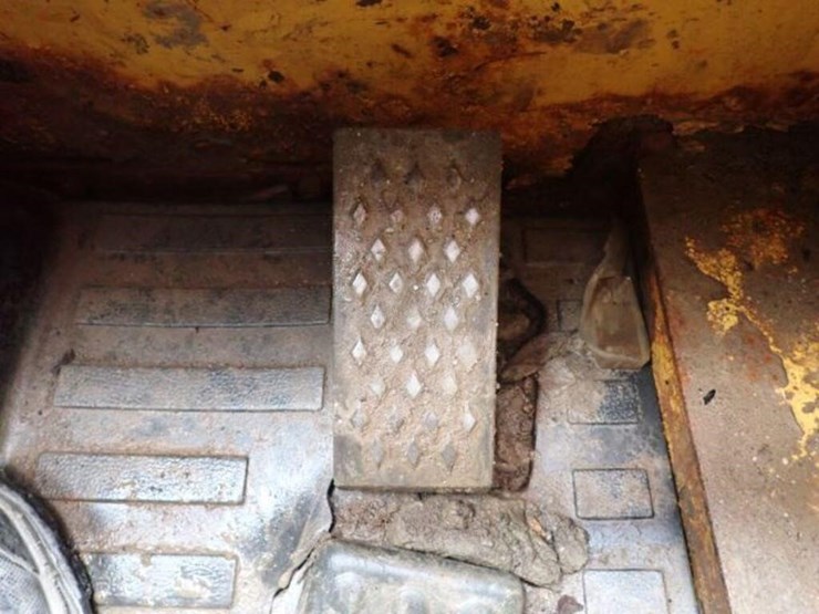 2009-caterpillar-232b-image-24