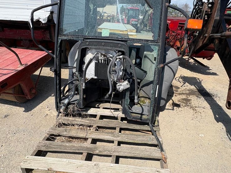 new-holland-t4040-image-4