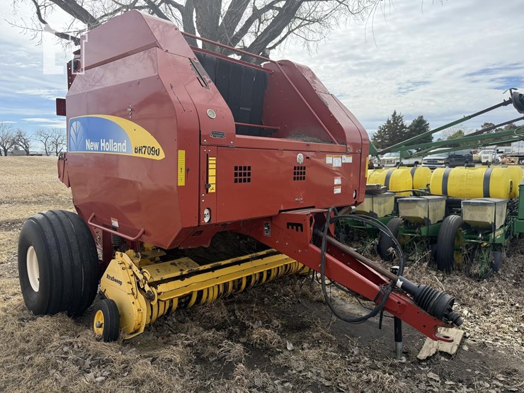 new-holland-br7090-image-1