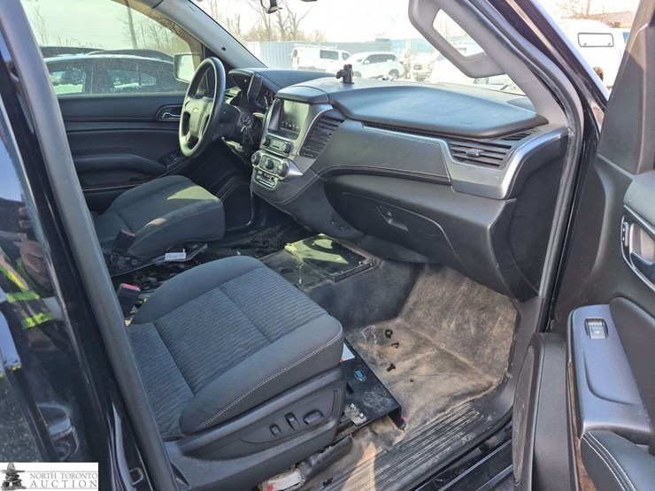 2018-chevrolet-suburban-image-26