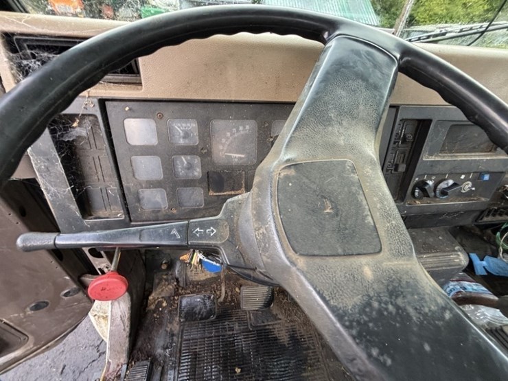 1991-international-4700-image-25