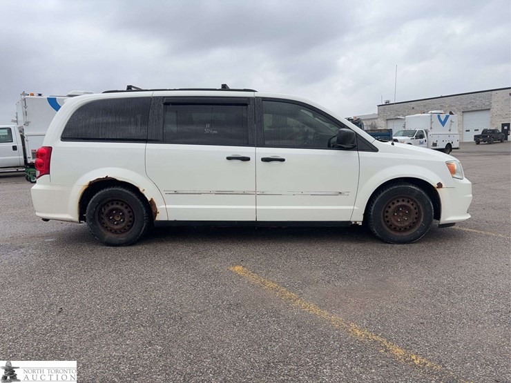 2011-dodge-grand-caravan-se-image-4