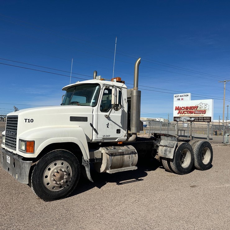2005 MACK CHN613