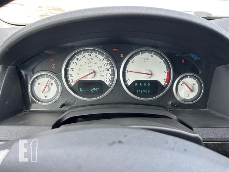 2010-dodge-grand-caravan-sxt-image-24