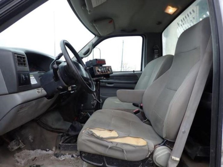 2006-ford-f650-xlt-image-19