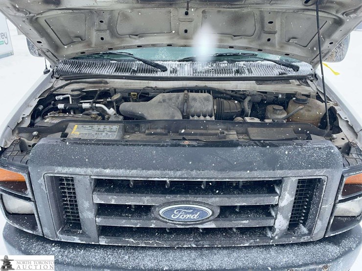 2009-ford-cargo-image-11