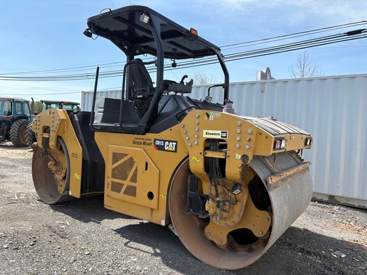 2018-caterpillar-cb13-image-4