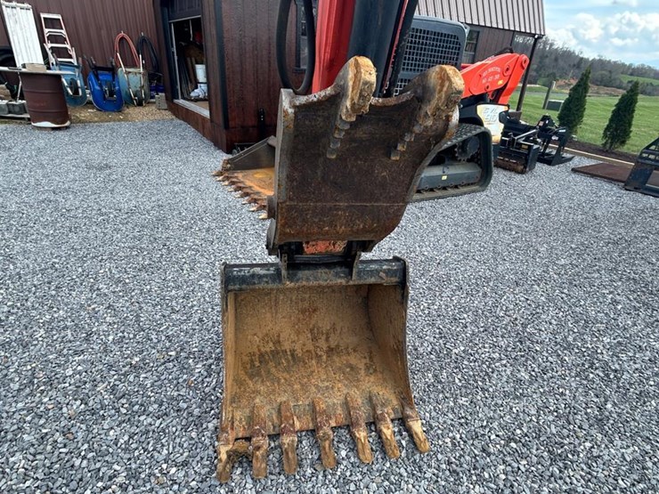 2016-kubota-kx080-4-image-12