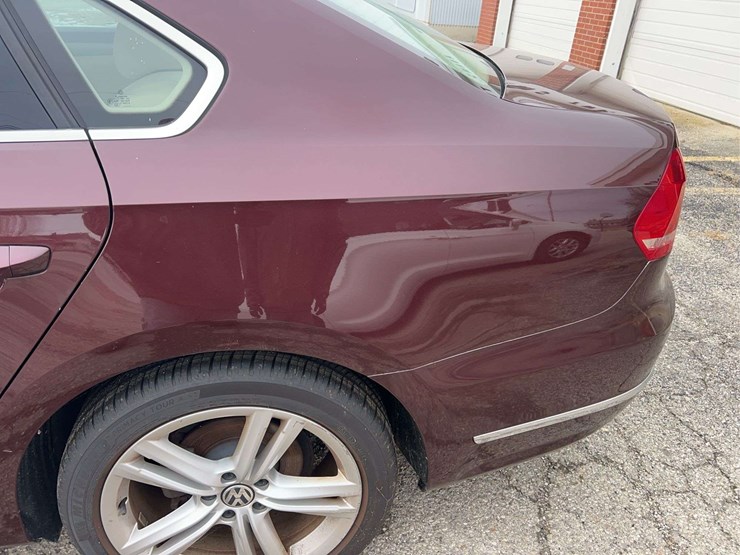 2014-volkswagen-passat-tdi-image-24