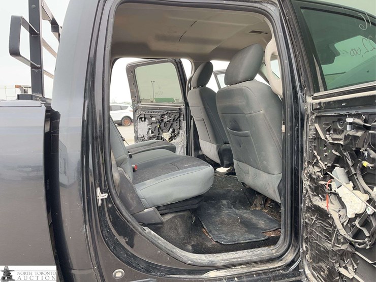 2016-dodge-2500-image-19